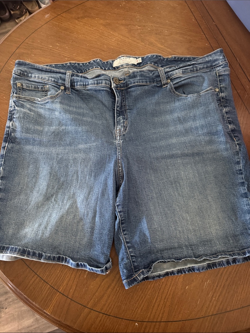 6 pairs torrid size 26 shorts lot 5 denim 1 Black twill dot 6-10” inseams 2 NWT - Picture 11 of 15